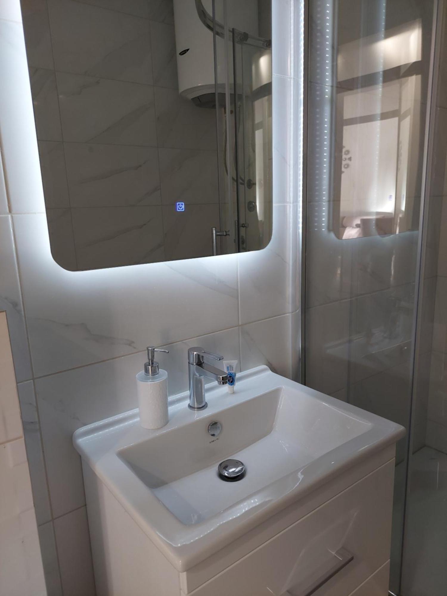 Sunrise Apartments Μπάνια Λούκα Δωμάτιο φωτογραφία